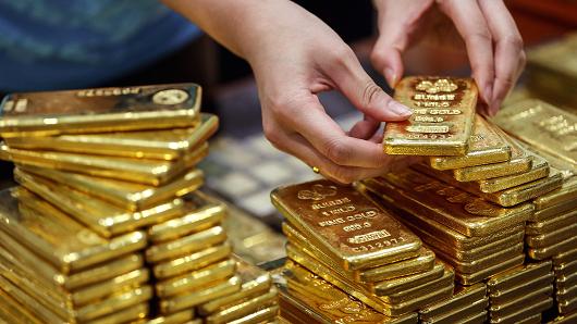 How To Buy Gold With a 401(k) Rollover